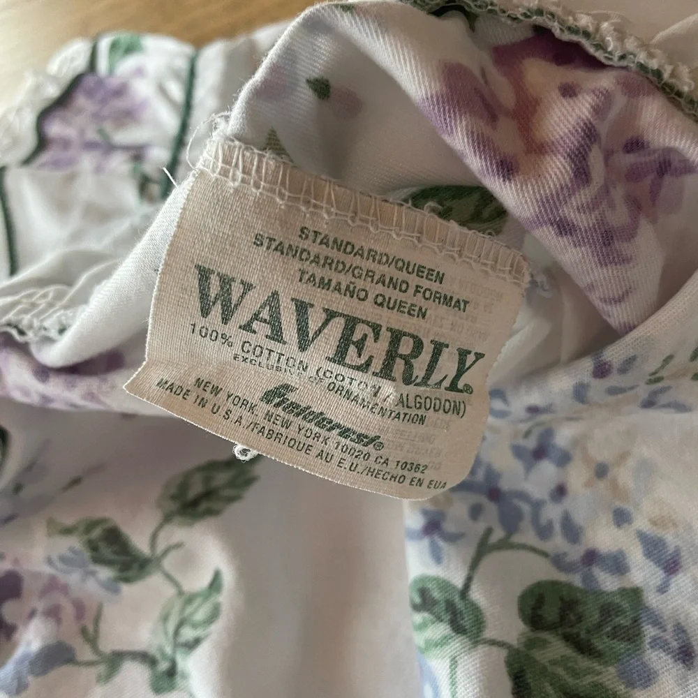 Set of 2 Vintage Waverly Lilac Floral Fabric White Eyelet Ruffle Standard Queen